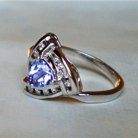 Vintage Solid 14K 585 White Gold Tanzanite 0.18CT Diamond Cluster Halo Ring P - Picture 3 of 8